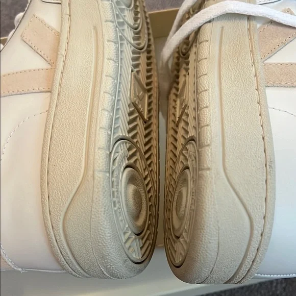 Veja V-12 LEATHER WHITE SABLE - Picture 8 of 10